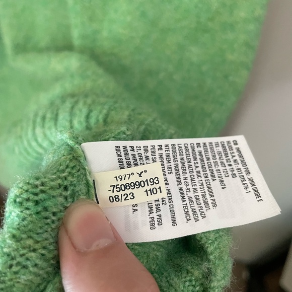 American Eagle Whoa So Soft Outfitters Green Crew Neck Sweater Size Small - Picture 6 of 8